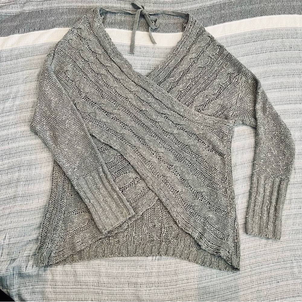 Fashion on Earth Crossover Back V-Neck Knit Sweater | L | EUC